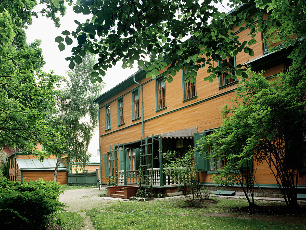 Tolstoy in Moscow Top 7 places linked to the great writer Russia Beyond