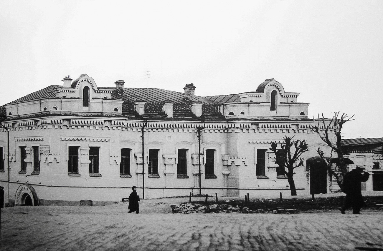 La casa Ipatiev a Ekaterinburg dove fu giustiziato l'ultimo imperatore della Russia, Nicola II, insieme alla sua famiglia