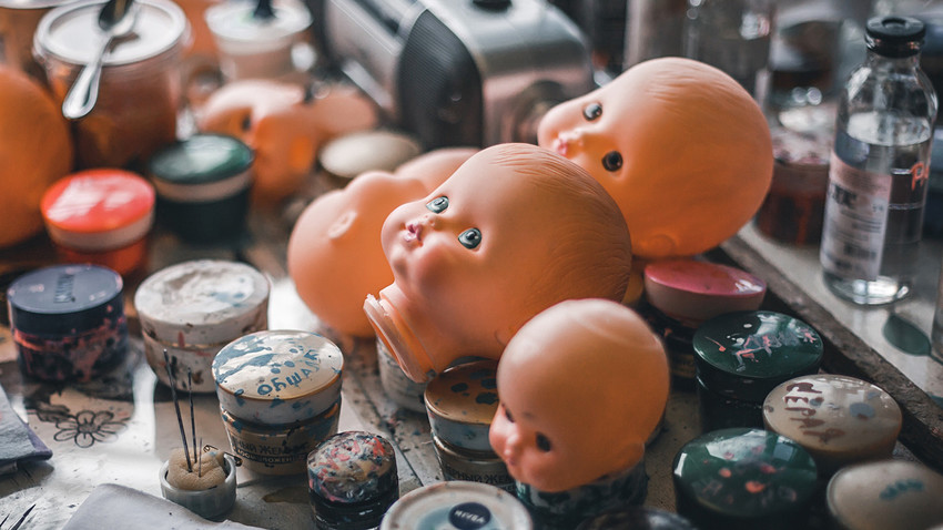 fabrica de muñecas de plastico