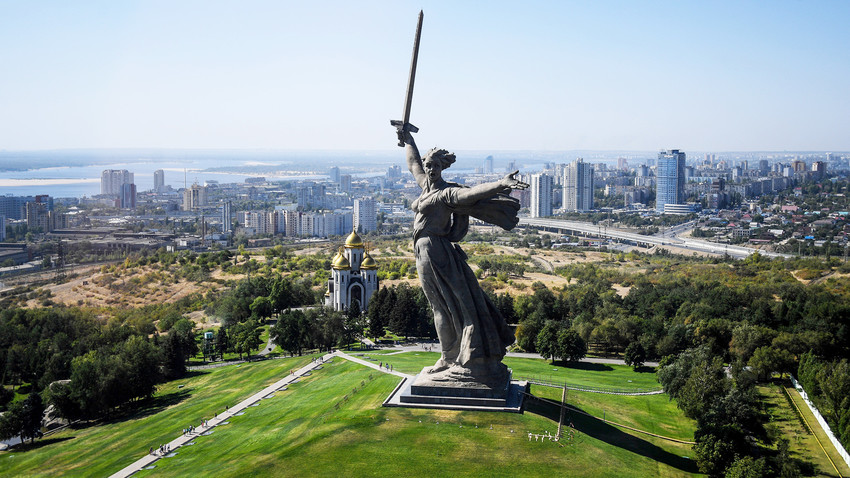 what-s-it-like-inside-the-giant-statue-the-motherland-calls-photos