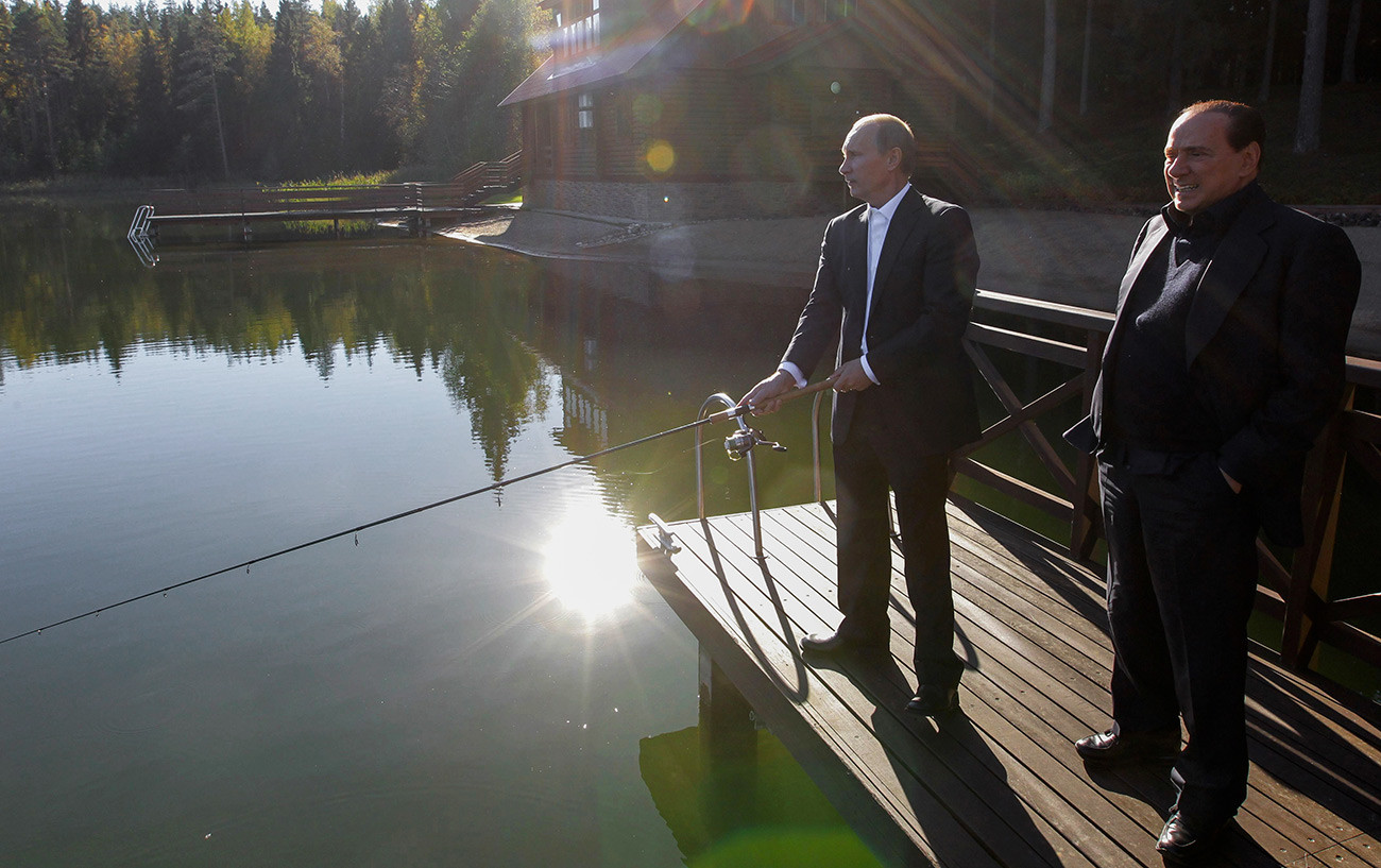 Wladimir Putin und Silvio Berlusconi in der Waldai-Residenz