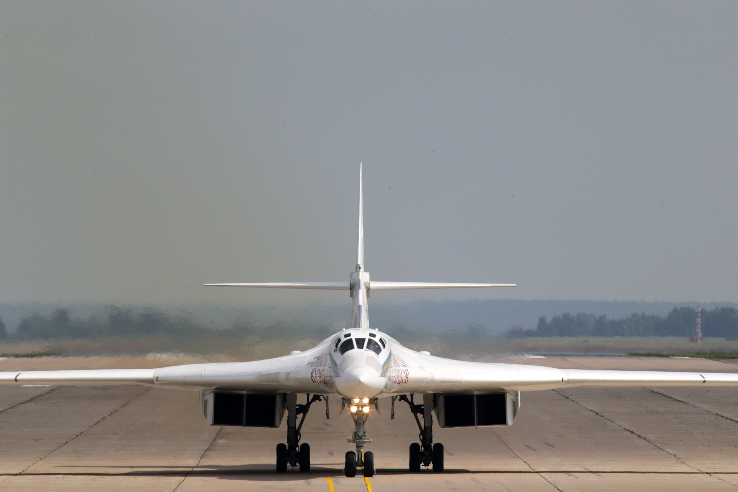 El bombardero Tu-160
