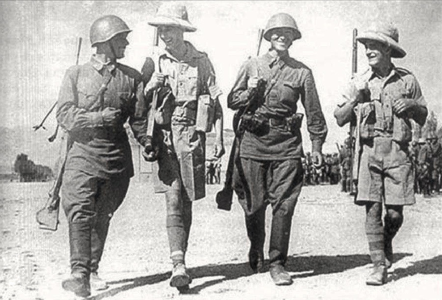 Por que Grã-Bretanha e URSS invadiram o Irã enquanto os nazistas estavam às portas de Moscou? Por que Grã-Bretanha e URSS invadiram o Irã enquanto os nazistas estavam às portas de Moscou?