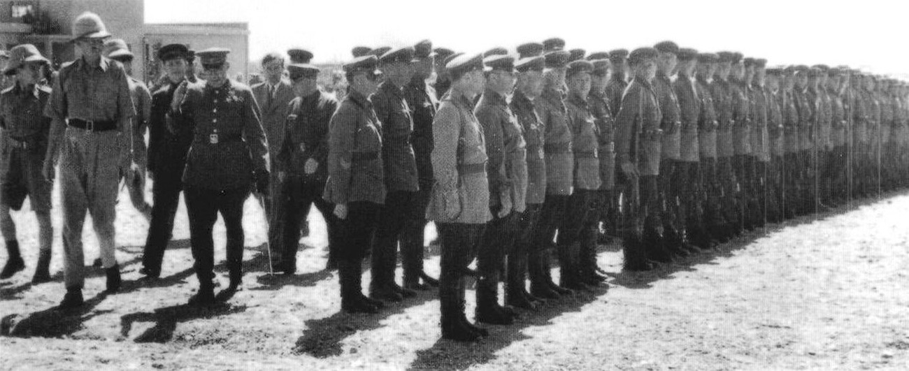 Por que Grã-Bretanha e URSS invadiram o Irã enquanto os nazistas estavam às portas de Moscou? Por que Grã-Bretanha e URSS invadiram o Irã enquanto os nazistas estavam às portas de Moscou?