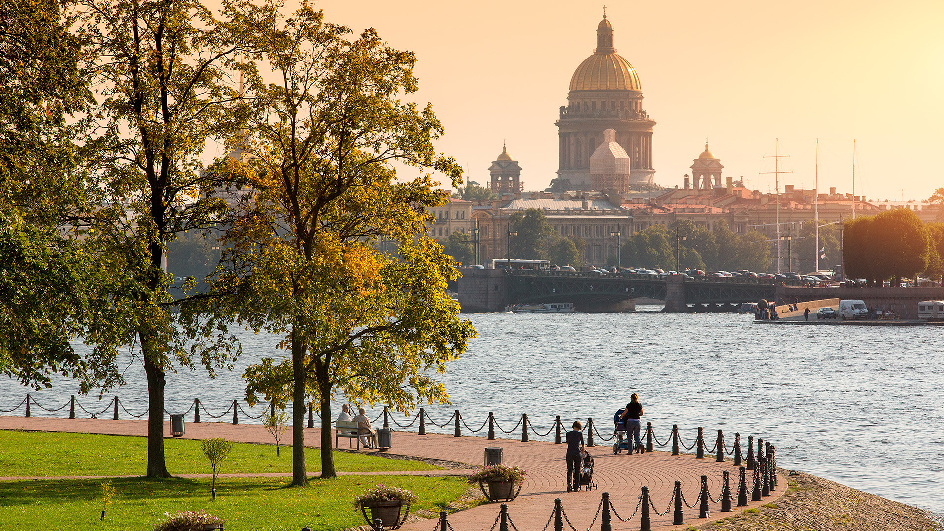 サンクト ペテルブルク は ロシア で 何 番目 の 大 都市