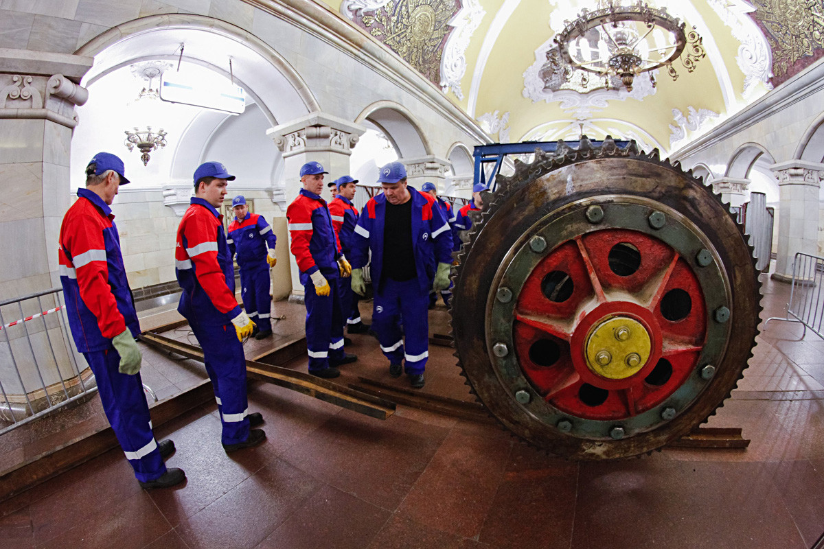 Der Rhythmus einer Großstadt: Auf die Moskauer Metro muss niemand lange