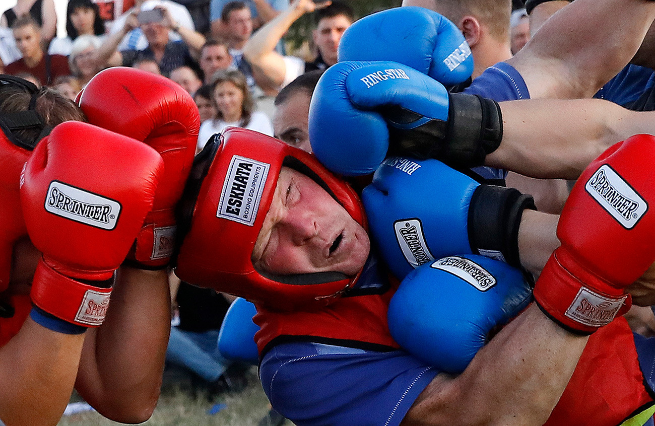 Russian fighting. Стенка на стенку единоборства. Русская стенка Белогор. Мишель борба ябедничество. Белогор роголеб.