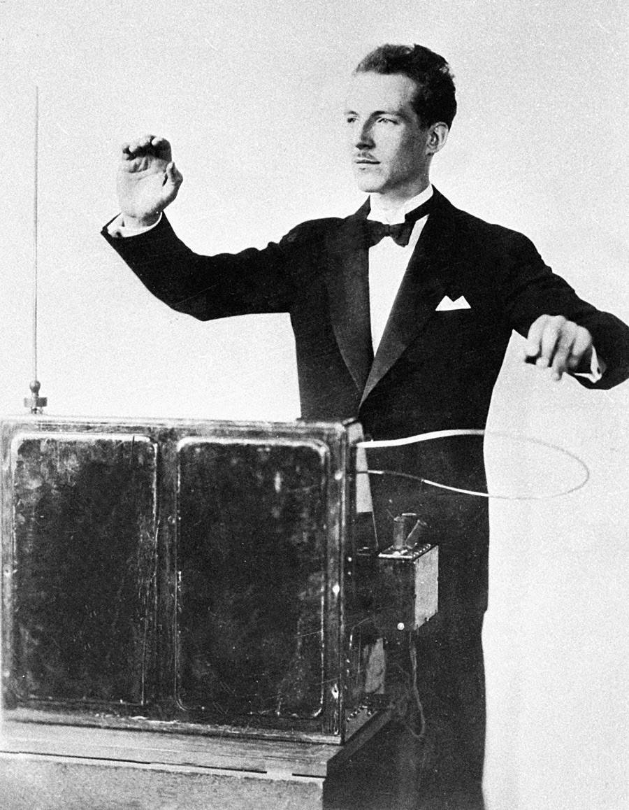 l-on-theremin-created-a-security-system-for-alcatraz-but-ended-up-in-a