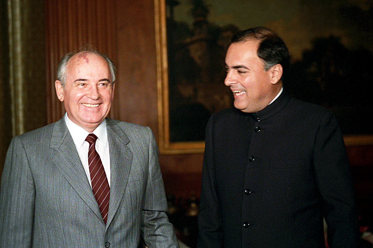 Mikhaïl Gorbatchev et Rajiv Gandhi