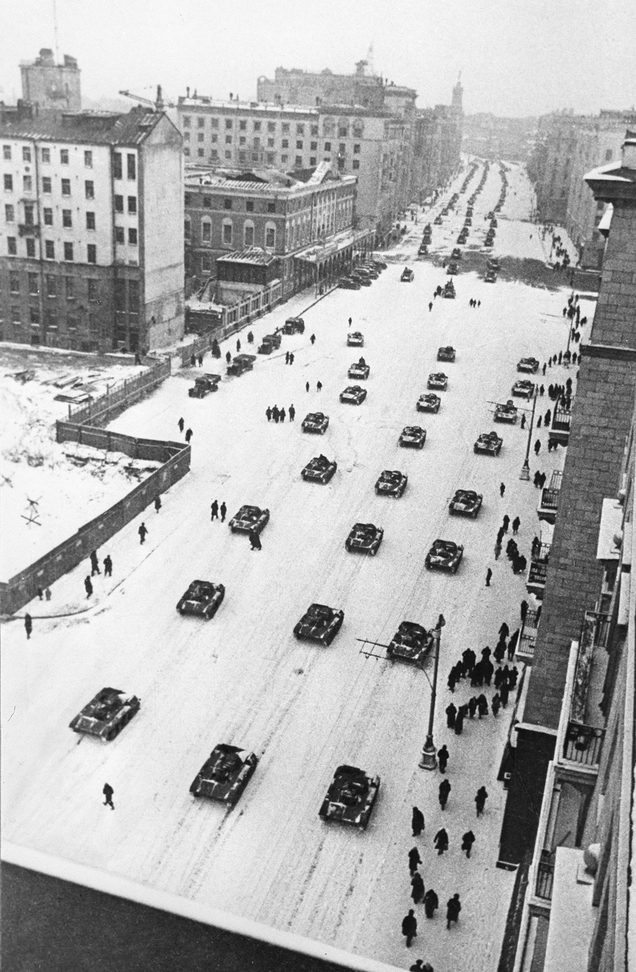 De File Place Rouge Pourquoi les Soviétiques ont-ils célébré la Révolution alors que Moscou ...