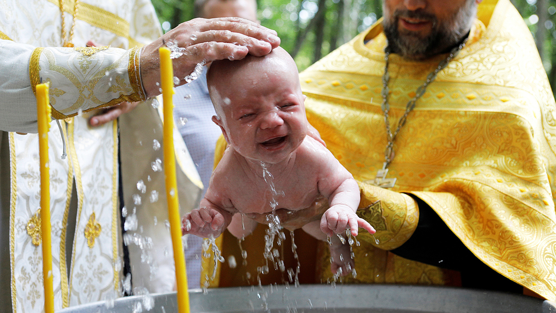 ロシアで宗教を信じていない人も子供に洗礼を受けさせるのはなぜか ロシア ビヨンド