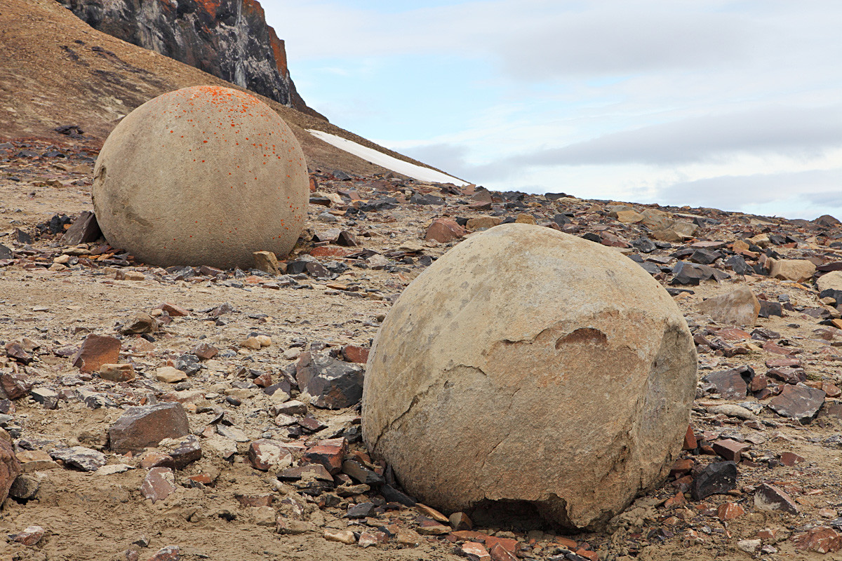ロシアのこの島には完全な球体の岩が存在し それがどこから来たものかはわかっていない 写真特集 ロシア ビヨンド