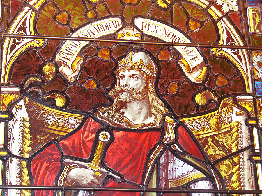 Harald de Noruega. Ventana con retrato de Harald en el Ayuntamiento de Lerwick, Shetland