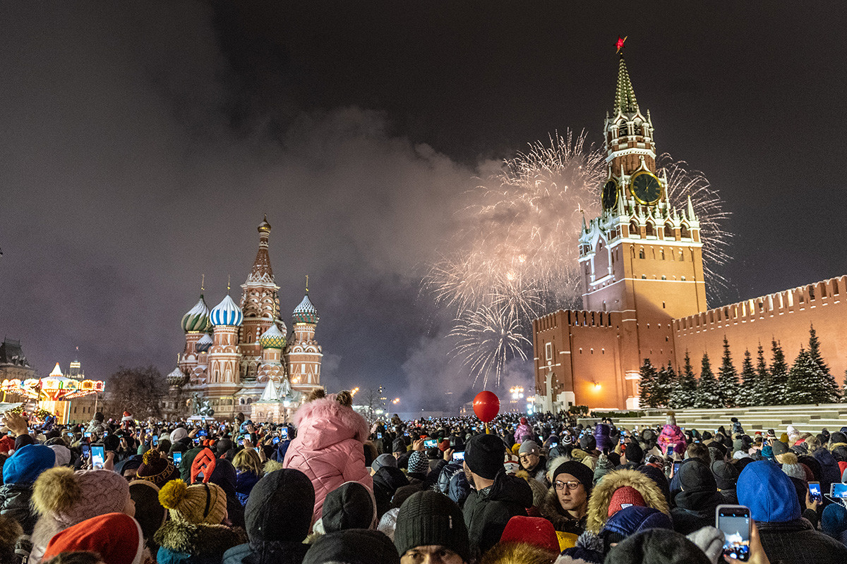 How foreigners celebrate (or tried to celebrate) New Year&#39;s Eve on Red Square - Russia Beyond