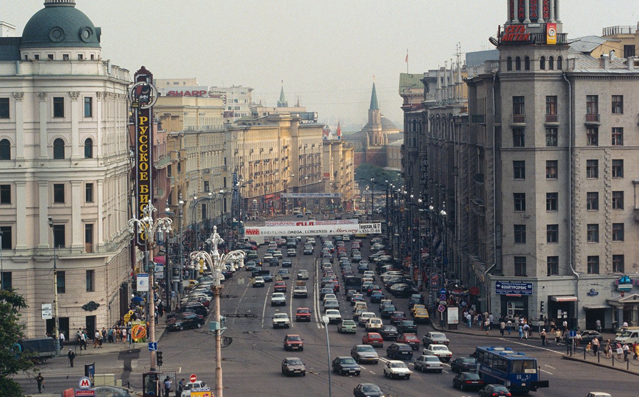 Москва в 2010 г. Тверская улица 2010. Тверская улица Москва. Тверская улица 2010 год. Москва Тверская 2010.