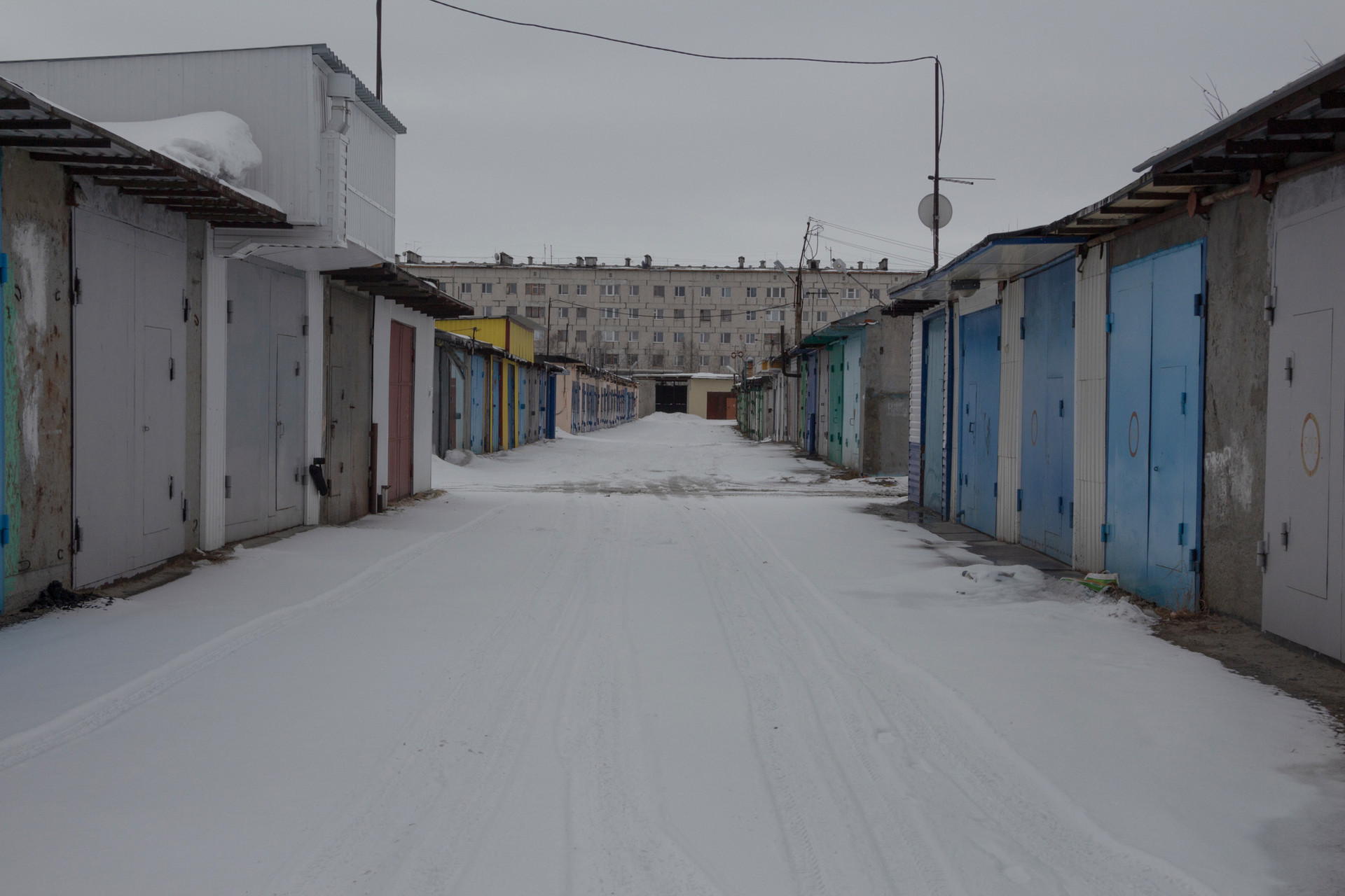 Советские гаражи. Старый гараж. Советский гараж. Русский гараж. Советский гаражный кооператив.