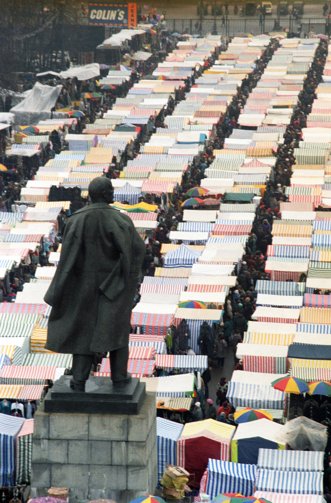 Marché de Loujniki, 1996