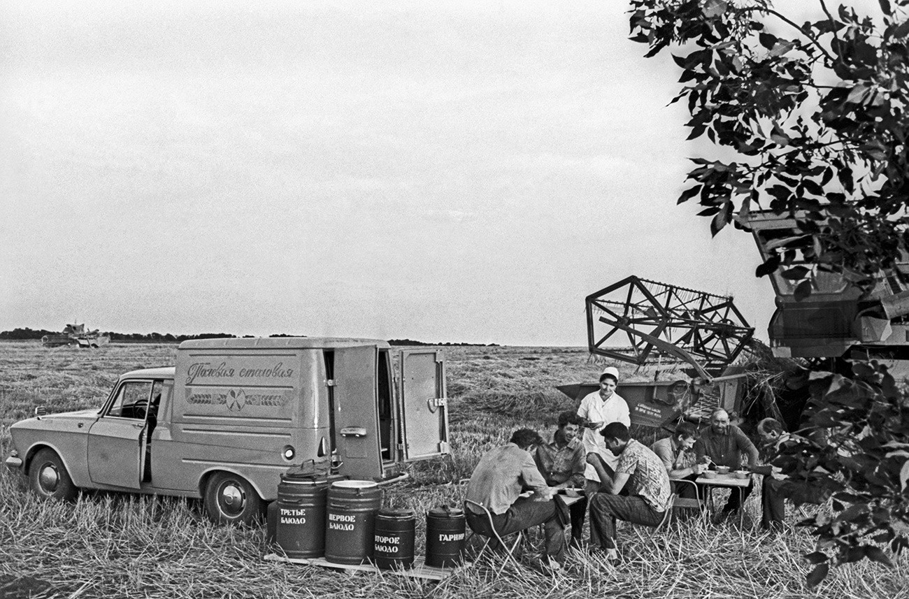 Mobile Cooking Station On Wheels 7 things that the USSR unexpectedly put on WHEELS Russia 