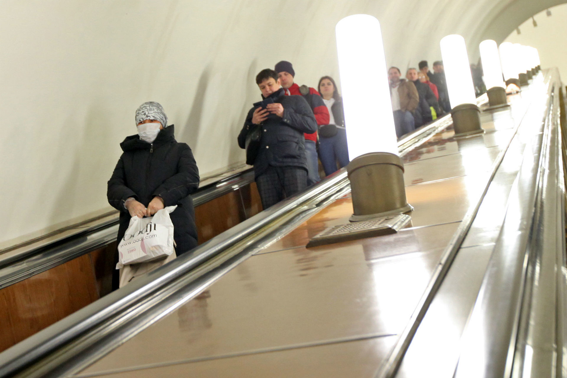 Comment Appelle T On Les Habitants De Moscou En images: face au coronavirus, à Moscou lieux publics et rayons se