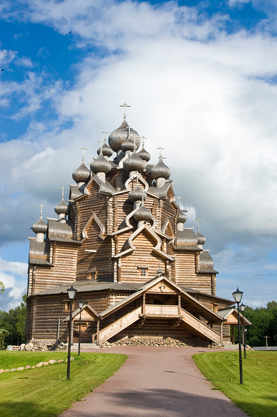 Bogoslovka. Iglesia de la Intercesión, vista oeste. 17 de agosto de 2009