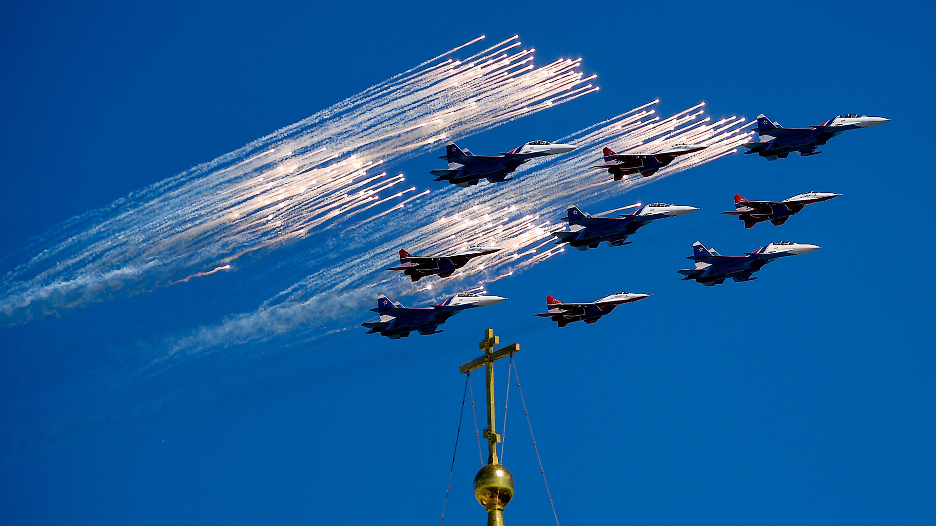 5月9日の戦勝記念パレードを空軍のみで開催 地上のイベントは延期 ロシア ビヨンド