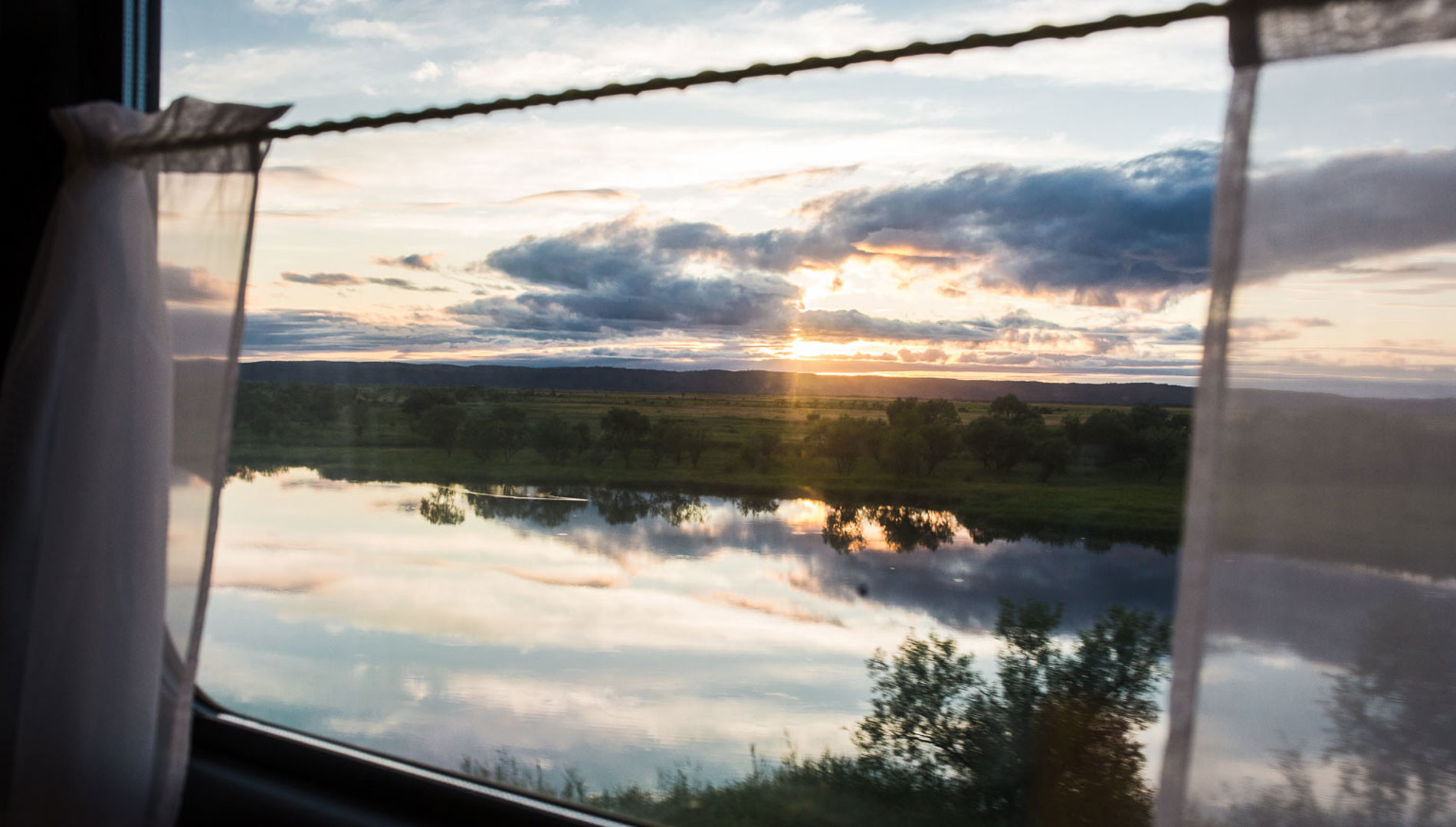 シベリア横断鉄道の窓から見える素晴らしい風景12選 写真特集 ロシア ビヨンド