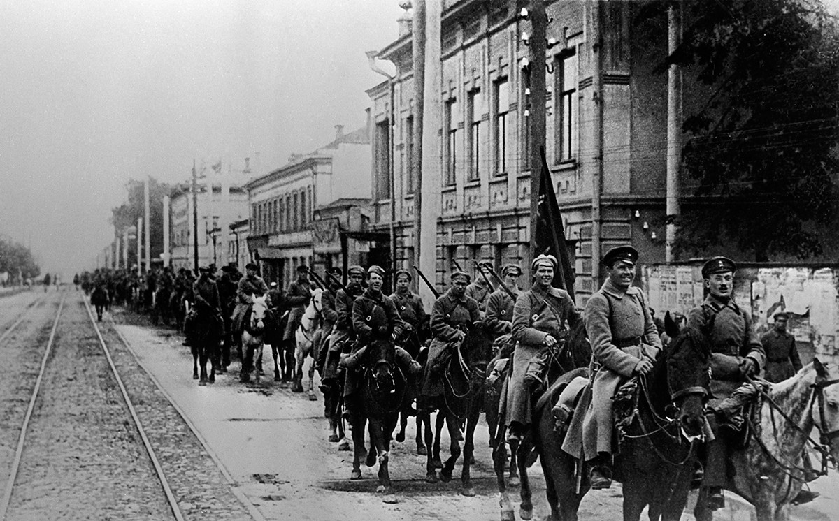 Combien Coute La Guerre A La Russie Rouges vs. blancs: le jour où les ennemis jurés sont devenus alliés