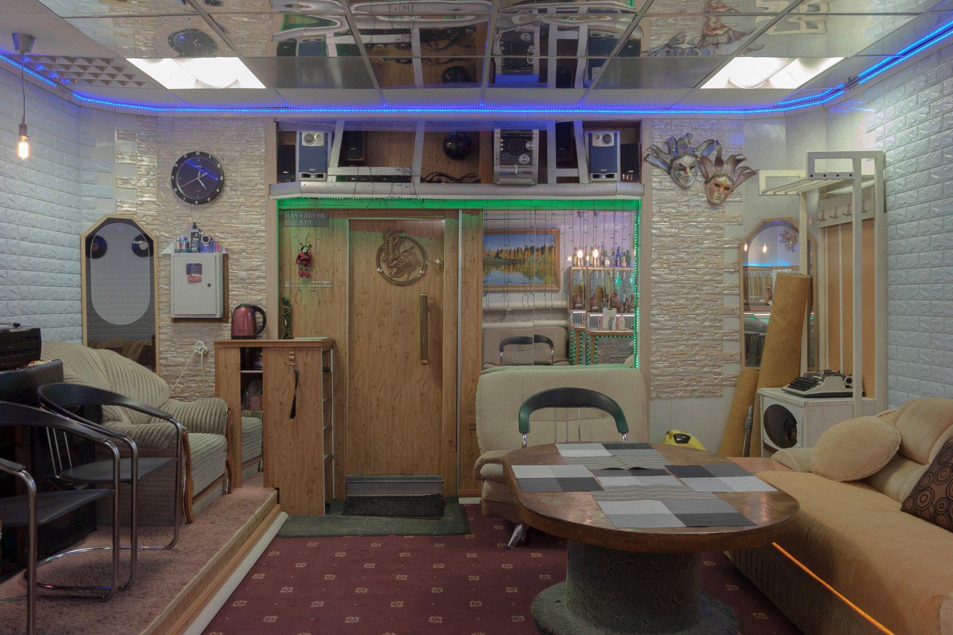 Von Hausbar bis Aufnahmestudio: Wie Russen ihre Garagen umbauen (FOTOS