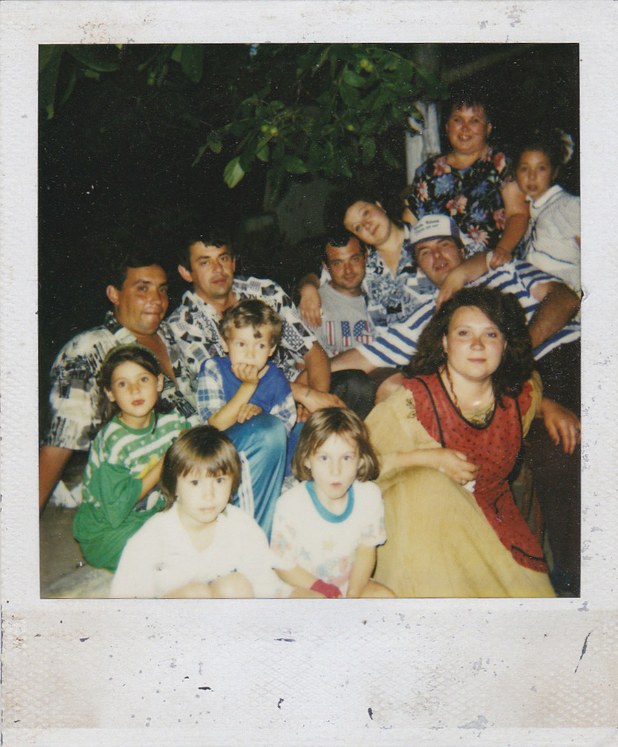 Polaroid-Aufnahmen erschienen in Russland in den 1990er Jahren:  Familienfotos sahen so aus.