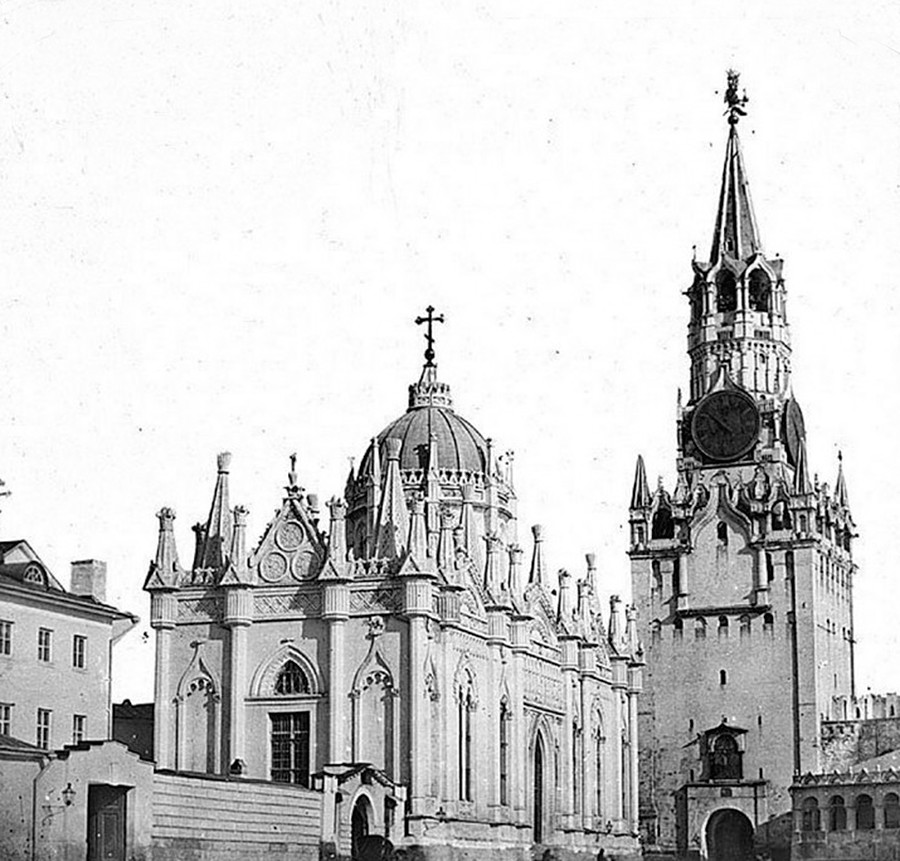 El Convento de la Ascensión en el Kremlin de Moscú, la necrópolis de las zarinas rusas.  Construido en 1518 por Aloisio de Corezano, demolido en 1929