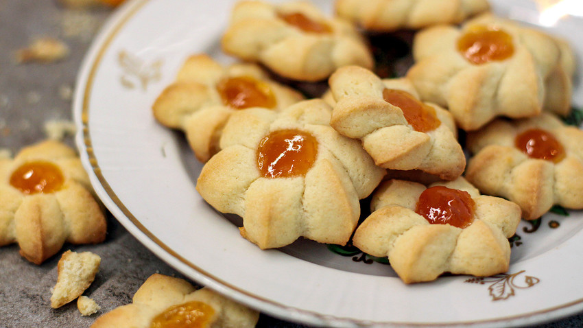 クラビイェ ソ連のクッキーとなった花の形をした東方のクッキー レシピ ロシア ビヨンド
