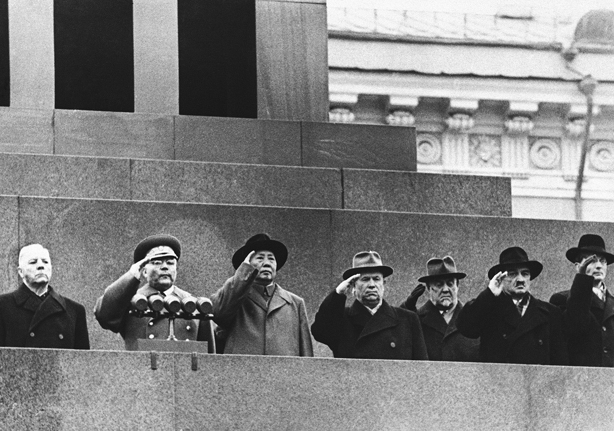 Freunde der Sowjetunion Ausländische Politiker auf dem LeninMausoleum (FOTOS) Russia Beyond DE