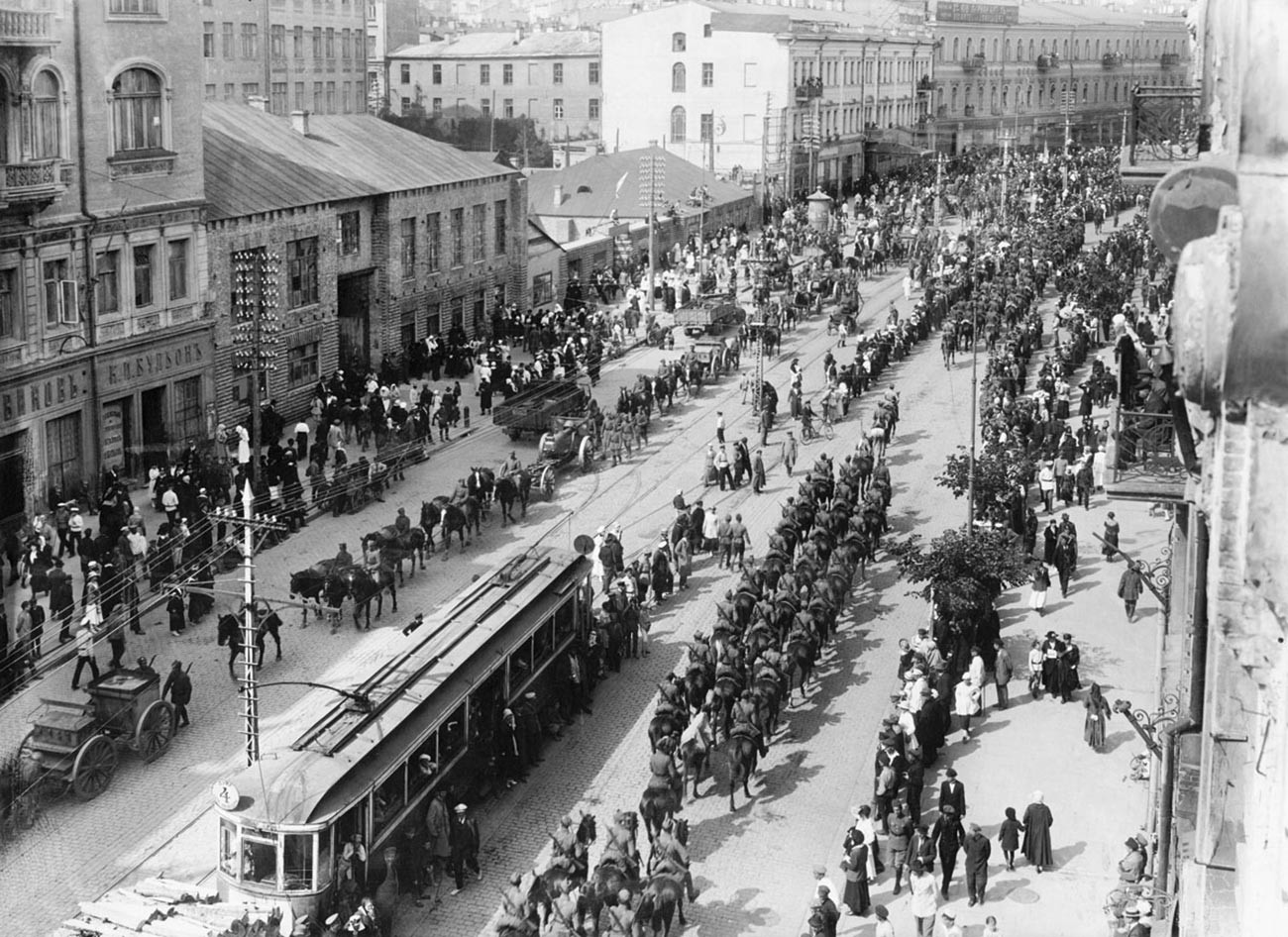 Полско-украинската армия влиза в Киев, 1920 г.
