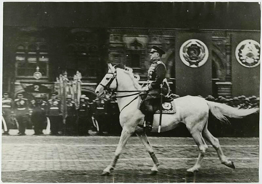 A Nous La Victoire Histoire Vraie En images: le défilé de la Victoire le plus grandiose de l'histoire