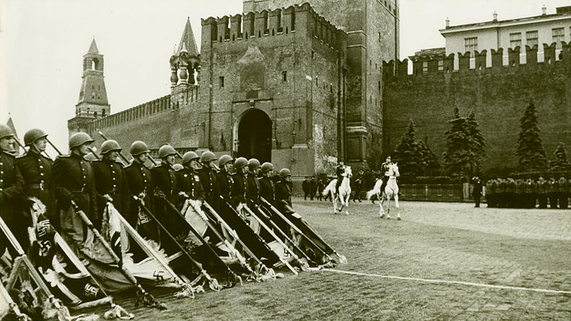 24 giugno 1945 le foto della più grande Parata della Vittoria della storia mondiale Russia 24 giugno 1945 le foto della più grande Parata della Vittoria della storia mondiale Russia