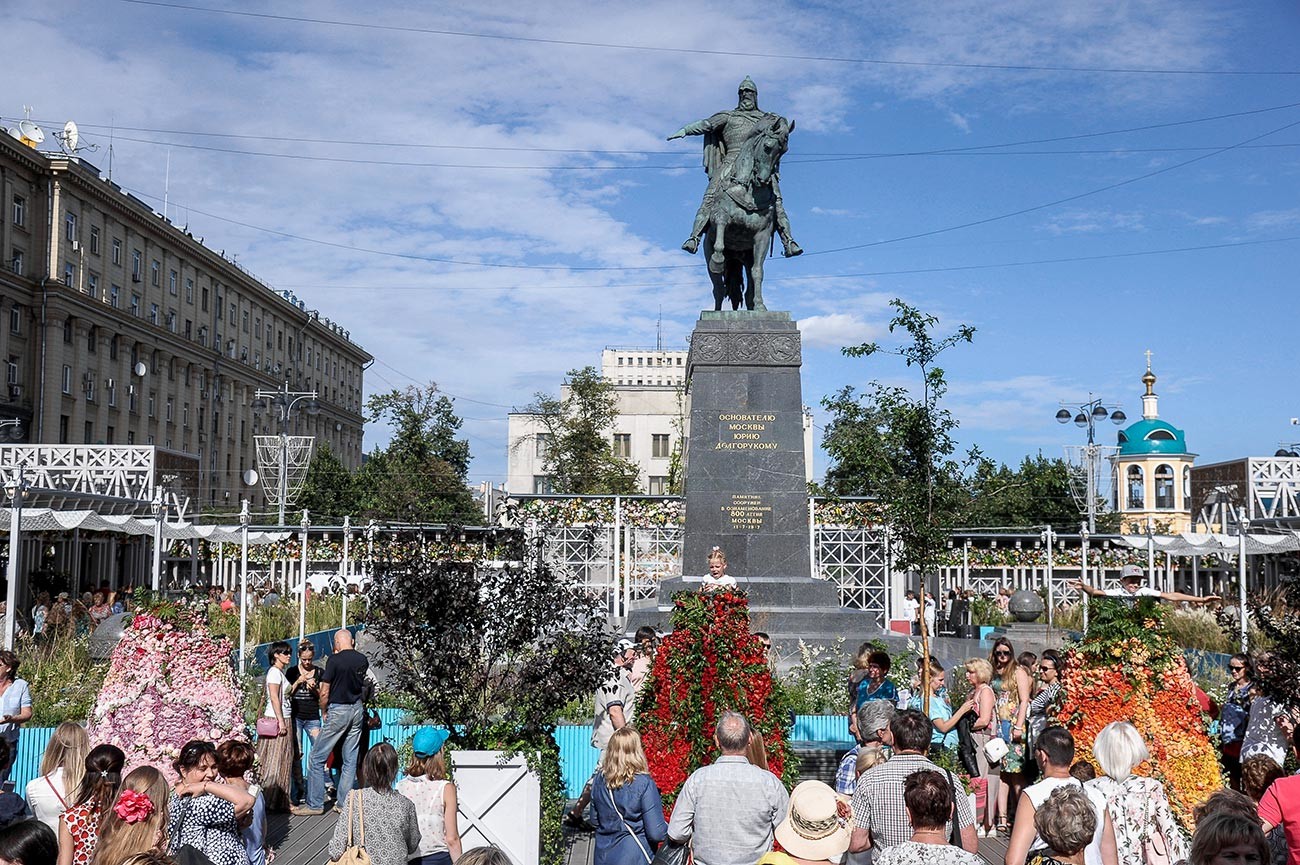 памятник долгорукому в москве