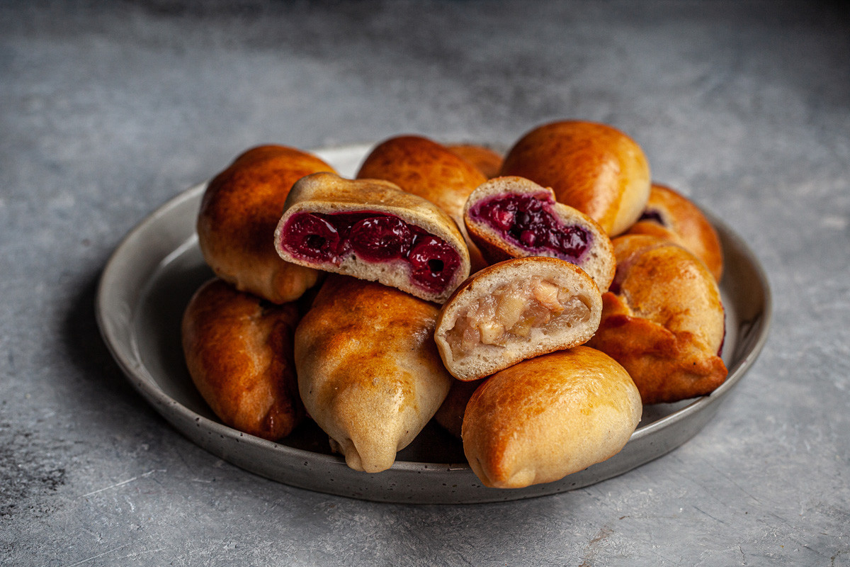 Pirozhki: Make these mouthwatering fruit pies for a Russian-style ...