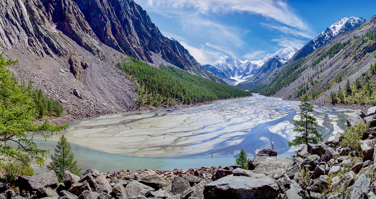 Mountain lake in the Altai