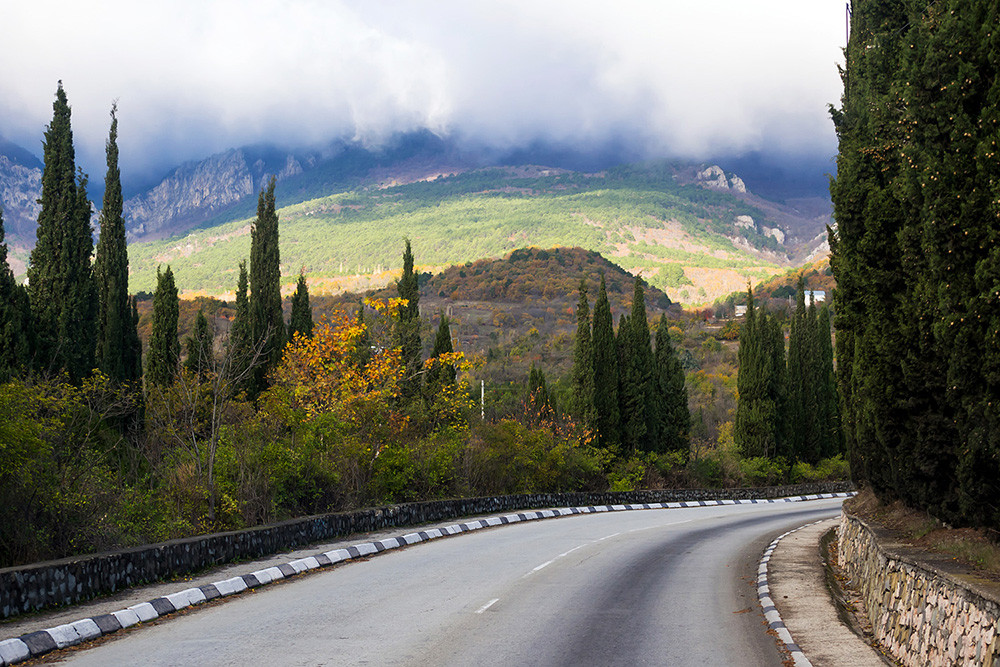 A view on the longest trolleybus route in the world