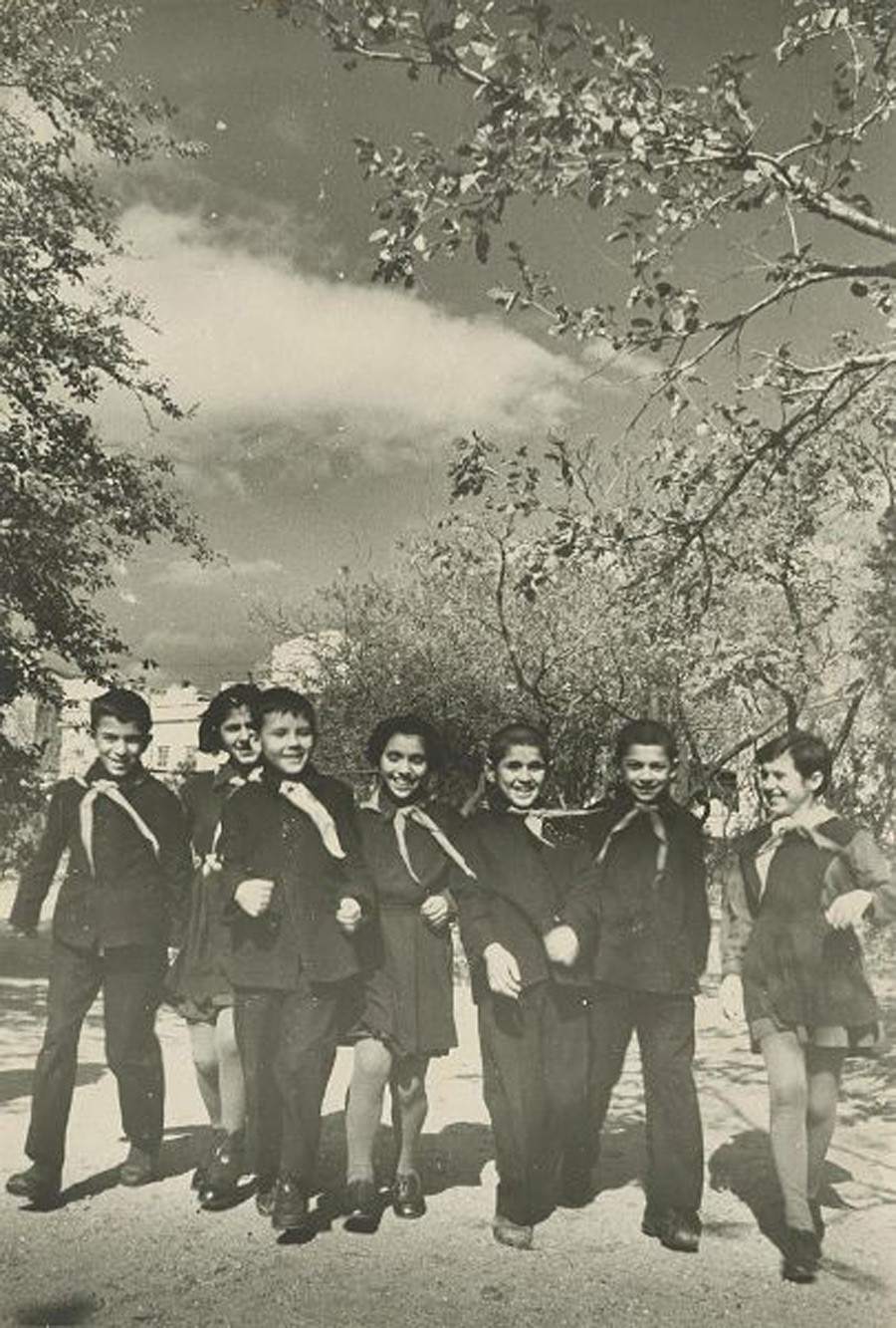 Пионери, 1960-те
