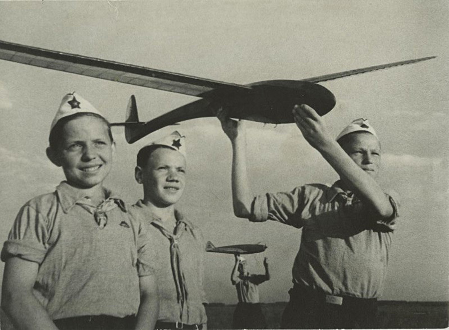 Пилоти, 1937-1939