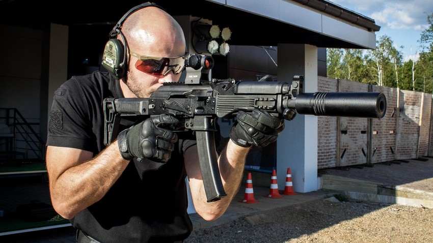 カラシニコフがfsb部隊用の新しいサブマシンガンを公開 ロシア ビヨンド