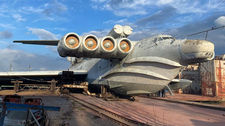 ロシアの空飛ぶ海の怪物 世界唯一の船と飛行機のハイブリッドがカスピ海の浅瀬に横たわる ロシア ビヨンド