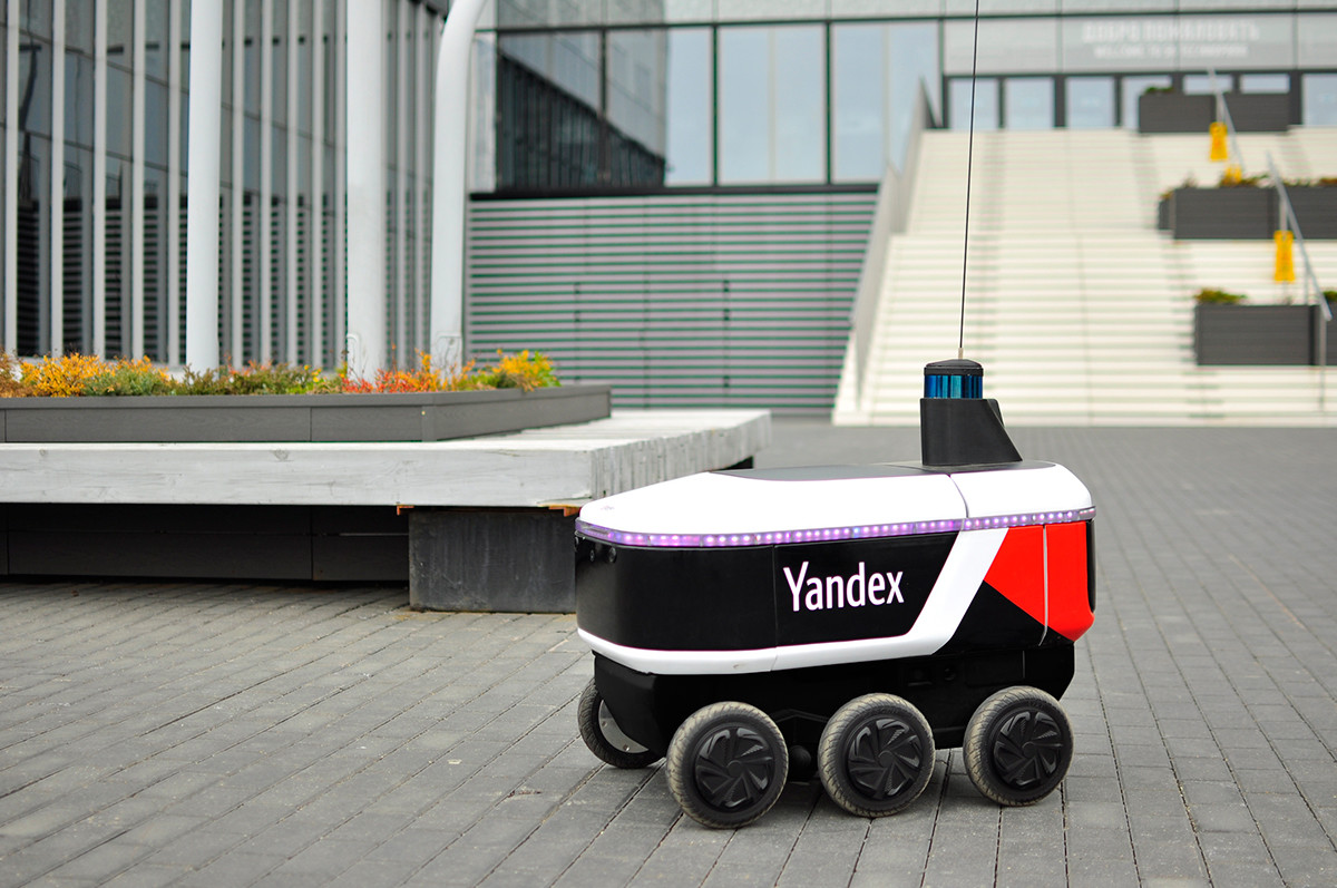 Sur les photos: des robots de distribution encerclent désormais les rues de Moscou 1 5f58a08d15e9f922a10ed970