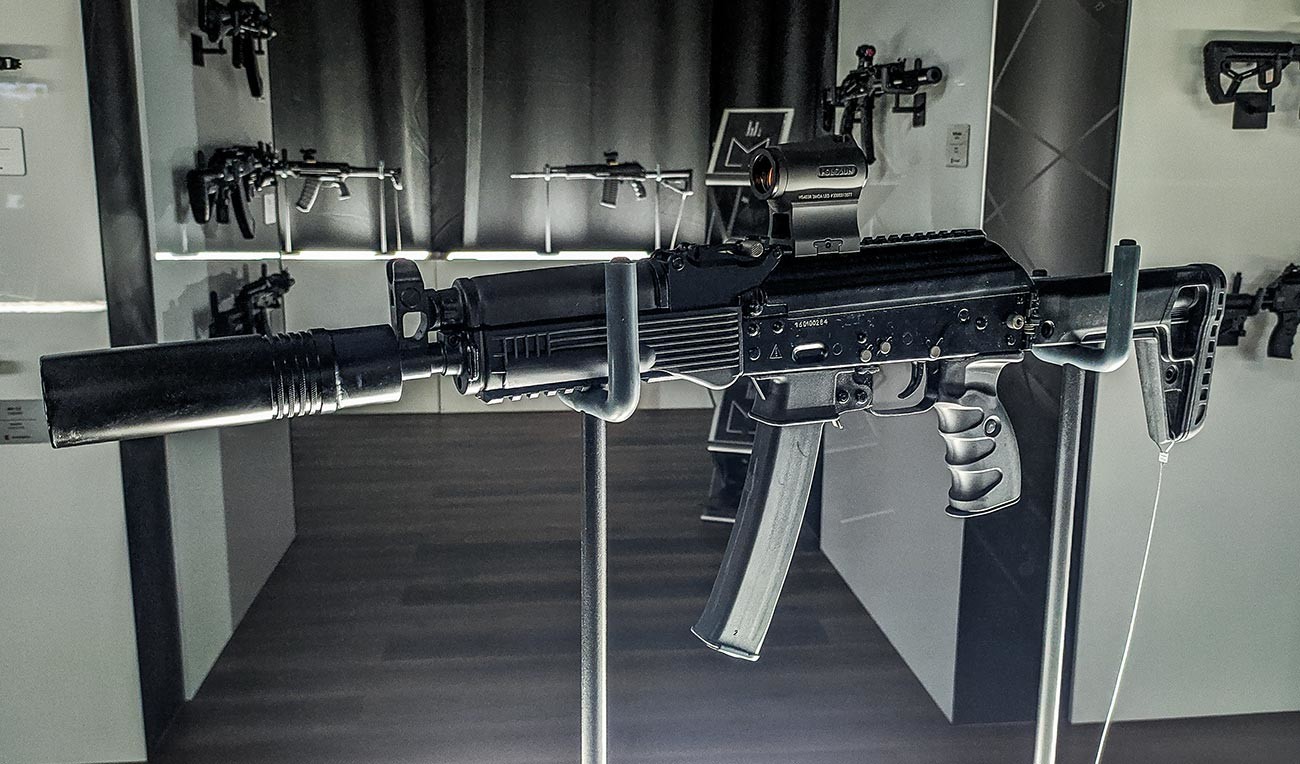 カラシニコフがfsb部隊用の新しいサブマシンガンを公開 ロシア ビヨンド