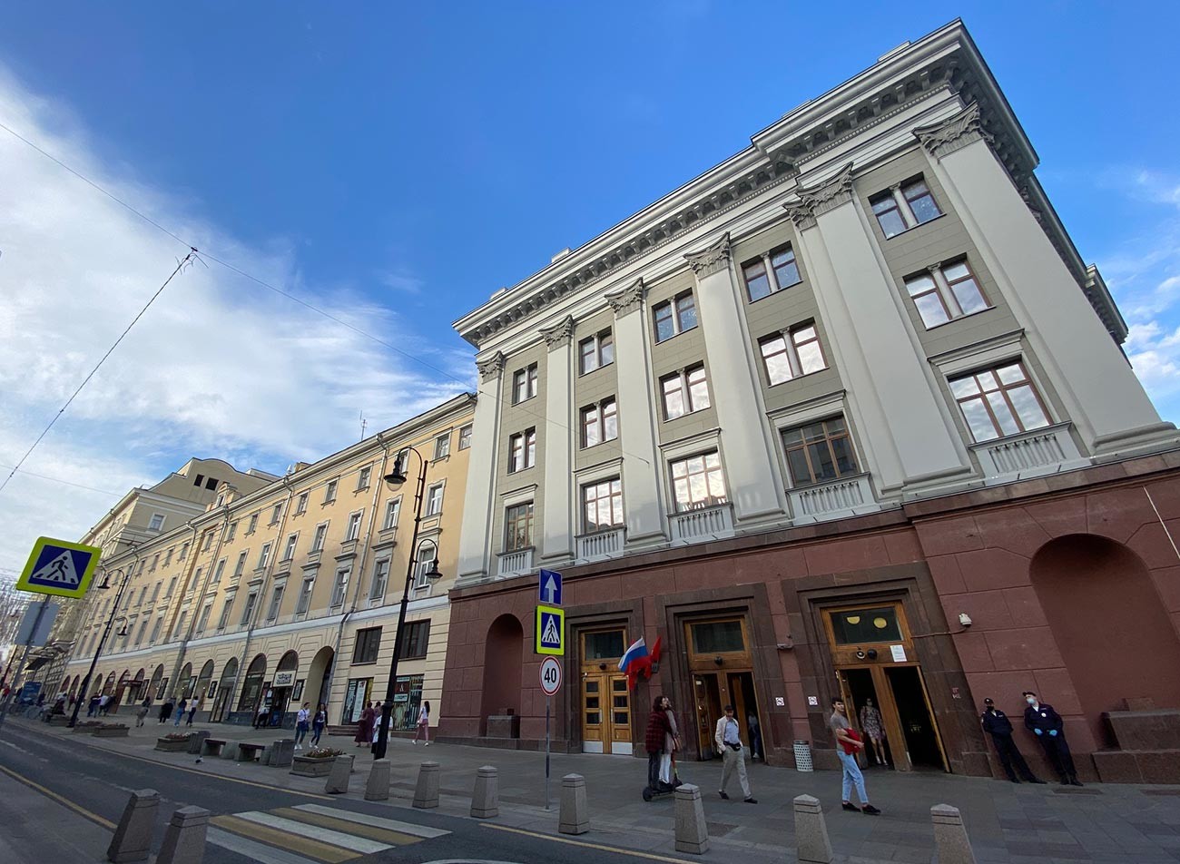 в каком городе метро проходит через жилой дом. Смотреть фото в каком городе метро проходит через жилой дом. Смотреть картинку в каком городе метро проходит через жилой дом. Картинка про в каком городе метро проходит через жилой дом. Фото в каком городе метро проходит через жилой дом