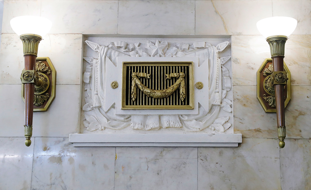 Como un cuento de hadas. Los candelabros más bellos del metro de Moscú