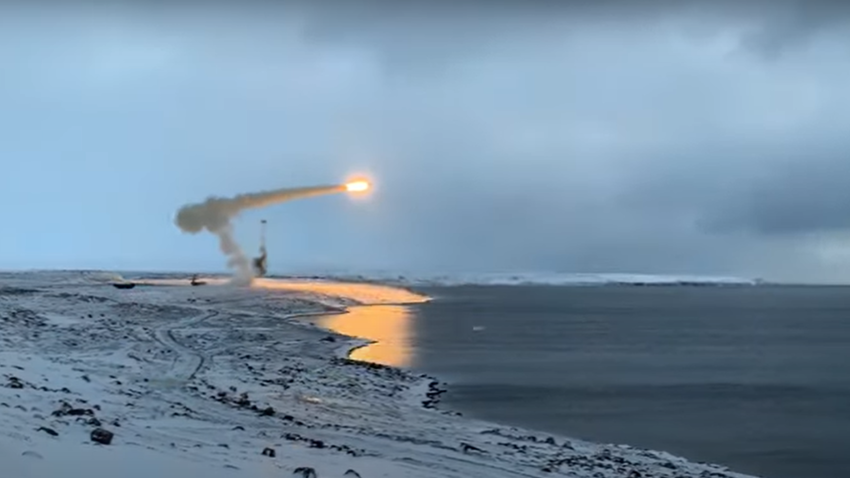 Batu Rudal Beach. Смотреть сегодняшний ракету в брошенные Украине и Каспийского моря.