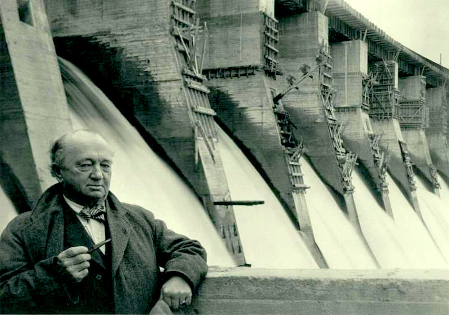Hugh Cooper, ingénieur américain et consultant en chef de la société de construction Dneprostroï 
