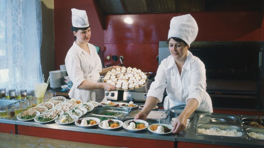 Comment Appelle T On Les Poupees Russes Comment l'Union soviétique a-t-elle mis l'égalité culinaire sur la